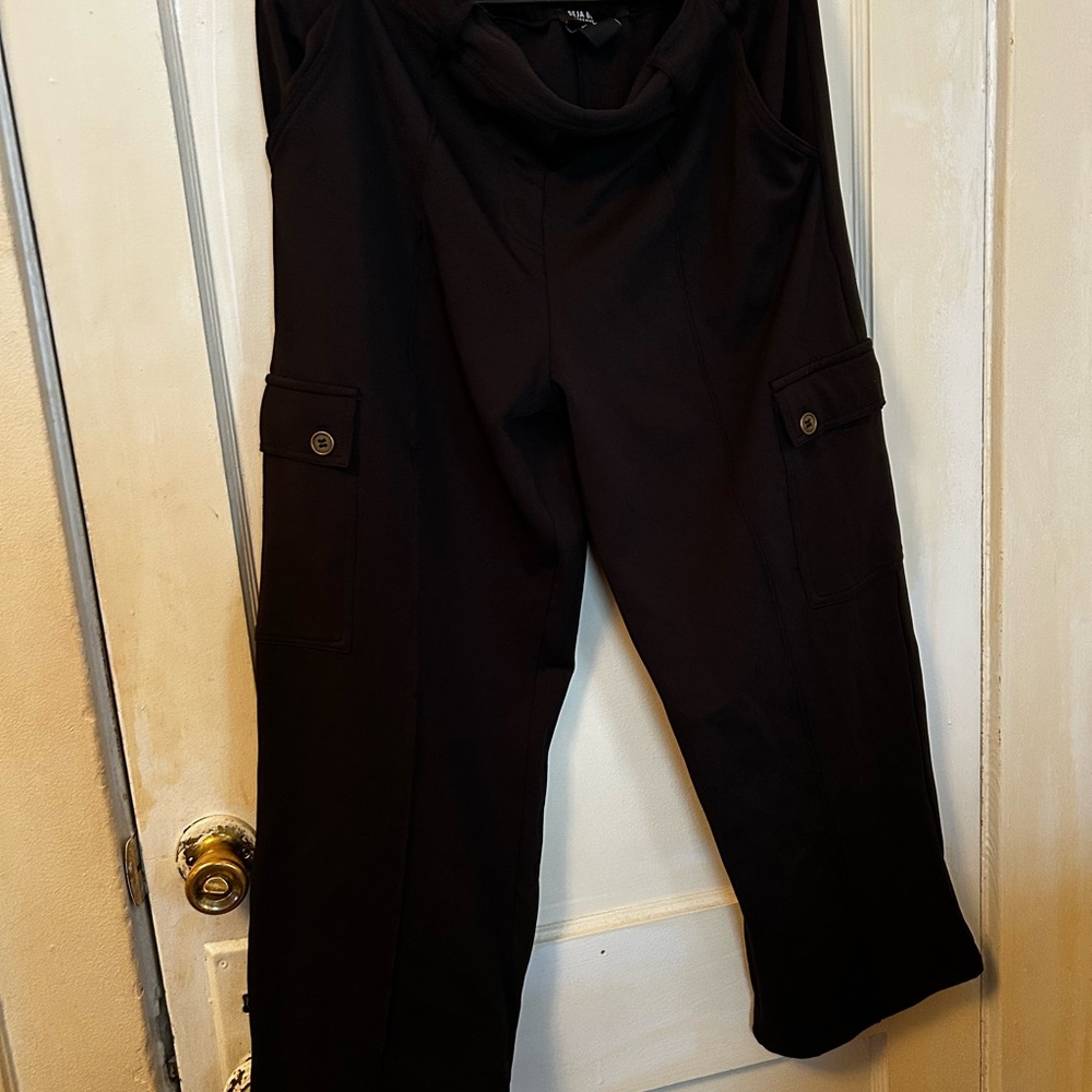 Elegant Black Wide Leg Pants with utility pockets